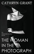 The Woman In the Photograph: (A Psychological Suspense Novel) (Alexandra Mallory Book 9) - Paperback