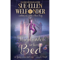 Highlander in Her Bed - Paperback