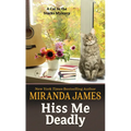 Hiss Me Deadly - Paperback