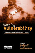Mapping Vulnerability: Disasters, Development and People - Paperback