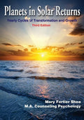 Planets in Solar Returns: Yearly Cycles of Transformation and Growth - Paperback
