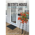 Betty's House: Clean Up and Move Up - Paperback