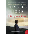 A Forgotten Place: A Bess Crawford Mystery - Paperback