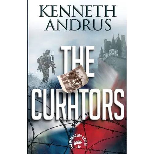 The Curators - Paperback