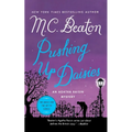 Pushing Up Daisies: An Agatha Raisin Mystery - Paperback
