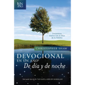 Devocional En Un Año--de Día Y de Noche: Encuentros Diarios Con El Dios de la Palabra - Paperback