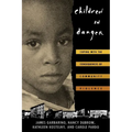 Children in Danger: Coping with the Consequences of Community Violence - Paperback