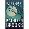 Moonshine & Malice: Moonshine Hollow #2 - Paperback