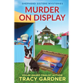 Murder on Display - Paperback